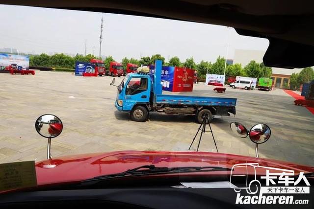 揭秘格爾發(fā)長頭重卡 康明斯 ZF 美馳!還有1000升油箱和大臥鋪!