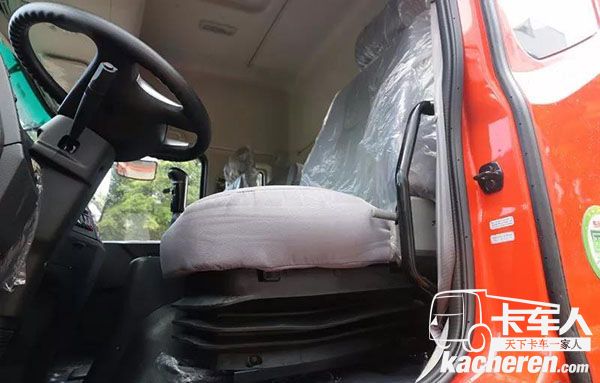 東風中卡D9座椅