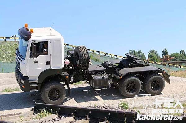 6510TE的6x6全驅(qū)牽引車