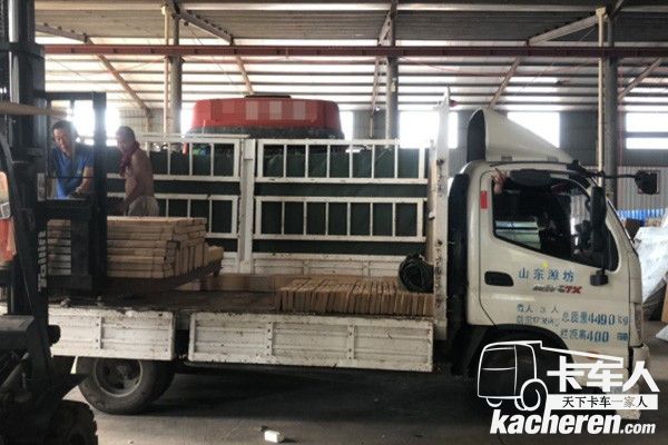 拉綠通的間隔，李凱的奧鈴CTS也會(huì)裝些普貨