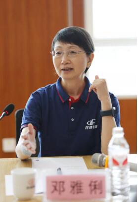 中國橡膠工業(yè)協(xié)會會長鄧雅俐