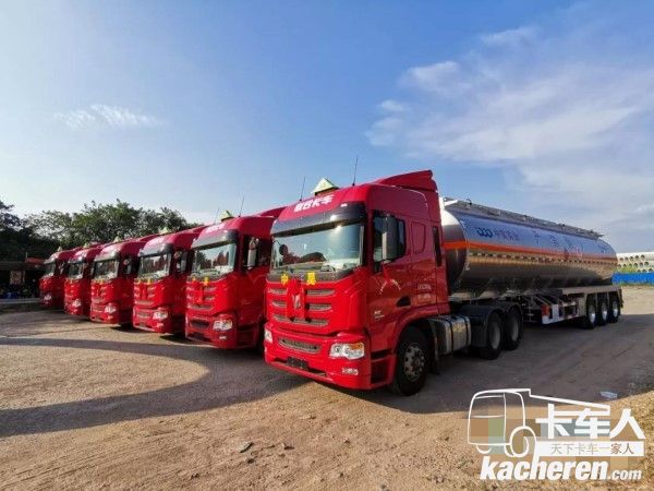 廣西梧州中昊實業有限責任公司的中集聯合卡車U+牽引車