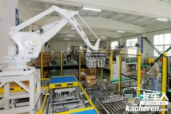 四川美豐車用尿素全自動灌裝線