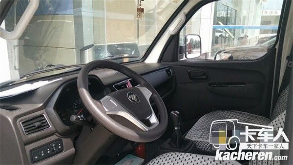 駕駛室空間開闊視野極佳