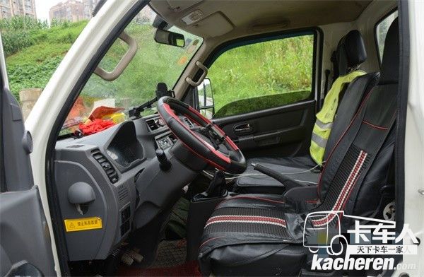 小楊說，開飛碟締途DX，有一種煥然一新的感覺，開著很輕松