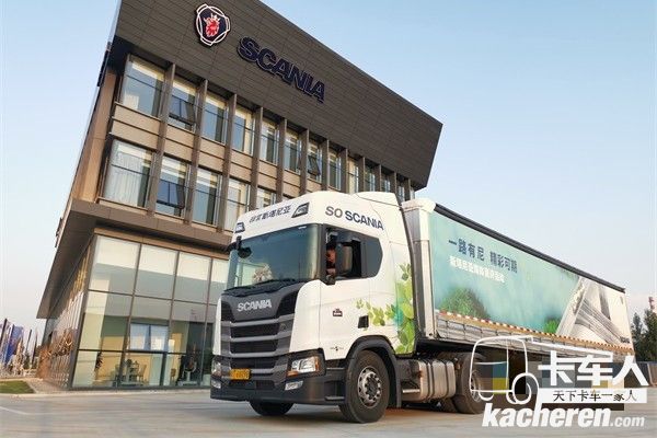 用于道路評測的車輛R450也受到與會嘉賓的關注