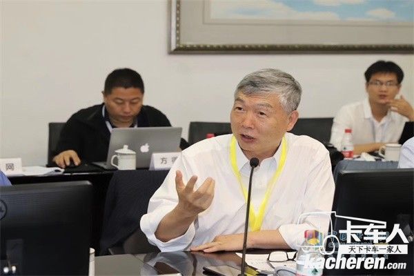 中國工程院院士，原華中科技大學校長，中國機械工程學會理事長李培根