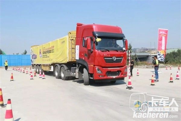 東風(fēng)天龍牽引車