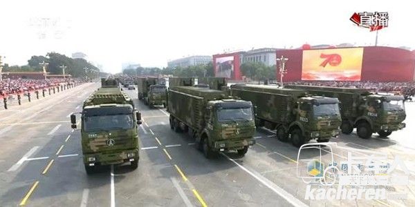 閱兵中的北奔重卡