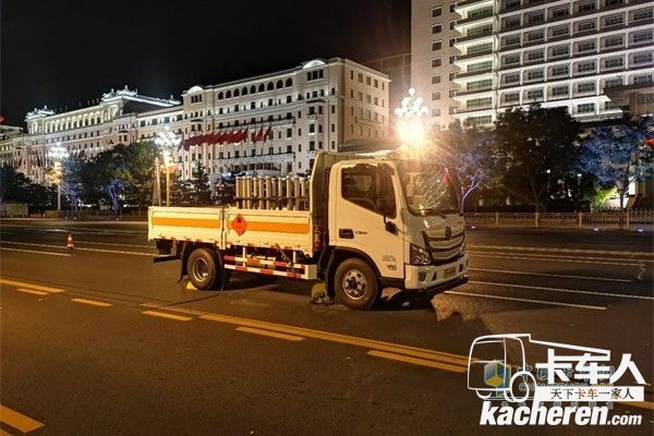 福田歐馬可燃放煙花唯一用車在長安街沿線文藝晚會指定地點就位準備執行煙花燃放任務