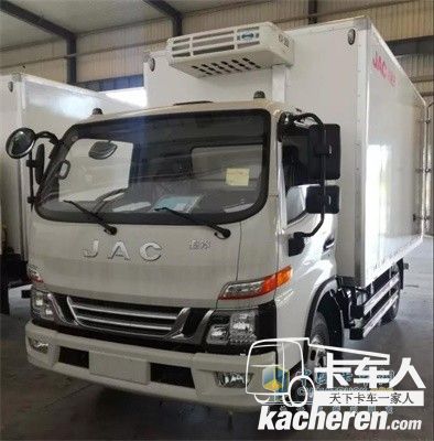 江淮駿鈴冷鏈車采用專業(yè)車廂