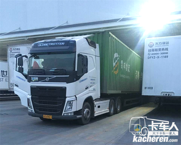 劉守進駕駛的沃爾沃卡車