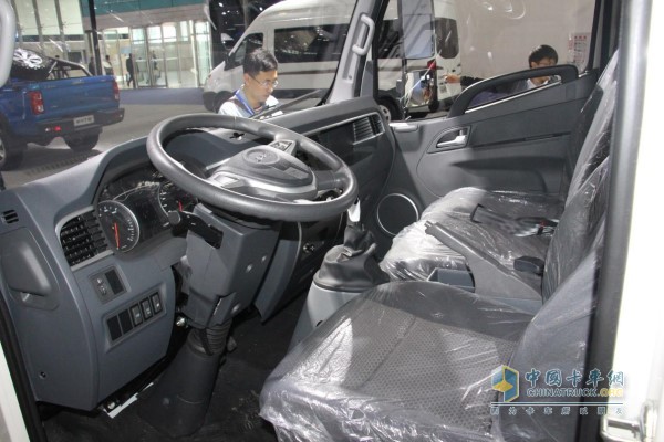 江淮帥鈴i5純電動輕卡內飾