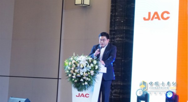 江淮汽車輕型商用車研究院副院長(zhǎng)余紀(jì)邦