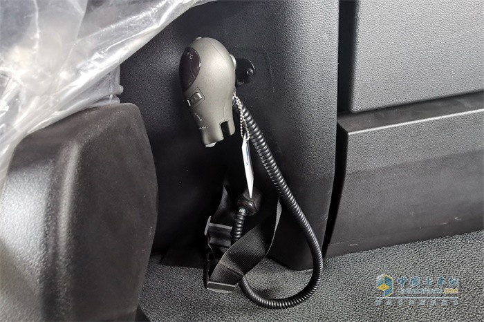 陜汽德龍X6000車載飲水機出水口