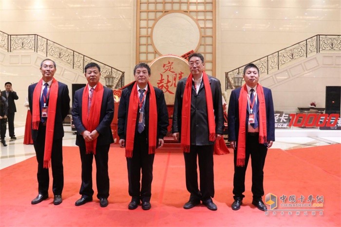 “萬般精彩為萬家幸福 萬種豪情創萬輛新功”活動現場