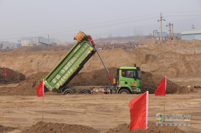 自卸車實(shí)際裝卸