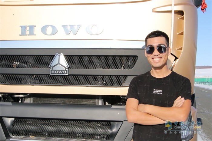 現代公路游牧人王影