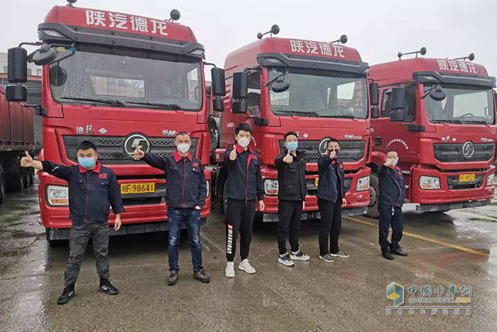 即將出發的一行人