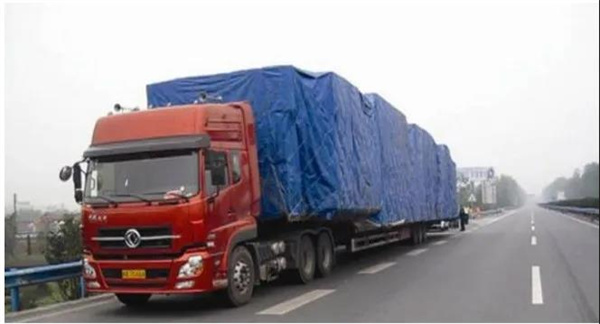 北斗定位系統(tǒng)和車輛保險，對卡友們而言都十分重要。而近期有卡友反映，保費與貨車北斗系統(tǒng)記錄的違法次數(shù)相掛鉤，這究竟是怎么一回事呢?