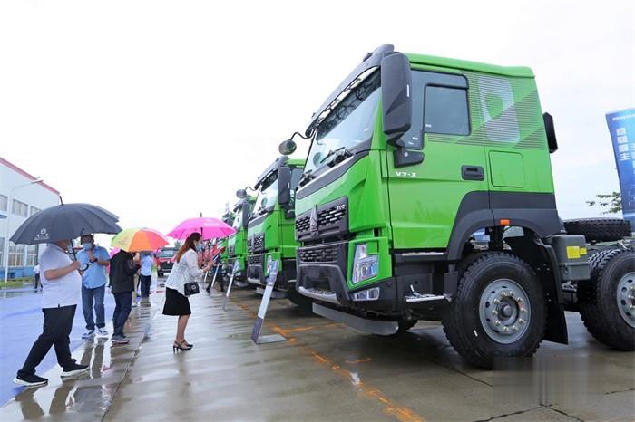 中國重汽 豪沃V7