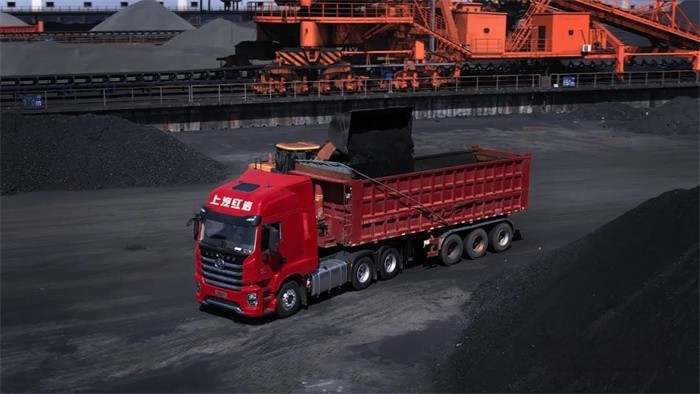 紅巖杰虎H6 6x4牽引車