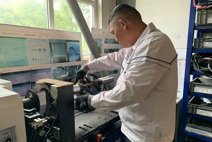 解放動力 工人先鋒號 發動機事業部