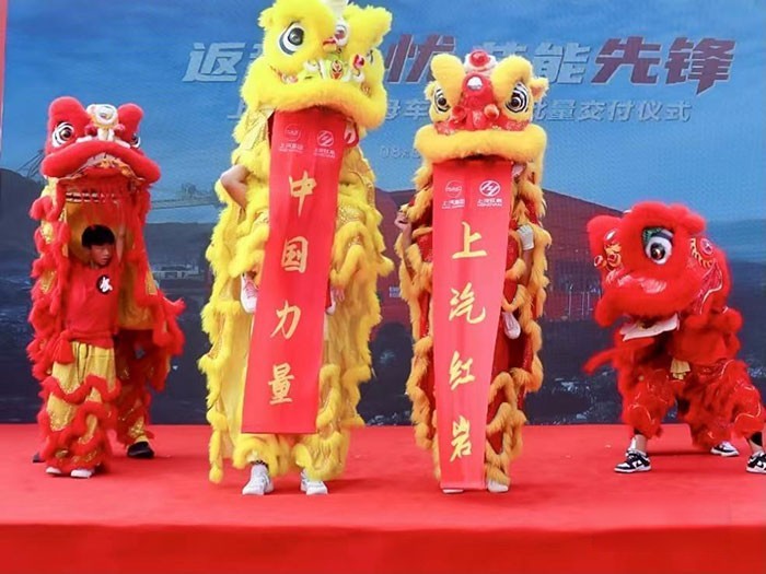  上汽紅巖杰虎H6子母車震撼發布