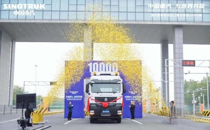 在接近一個小時的采訪時間里,濰柴就重卡市場、大馬力大排量發動機、新能源與出口等問題和外界進行了深入交流,信息量很大。