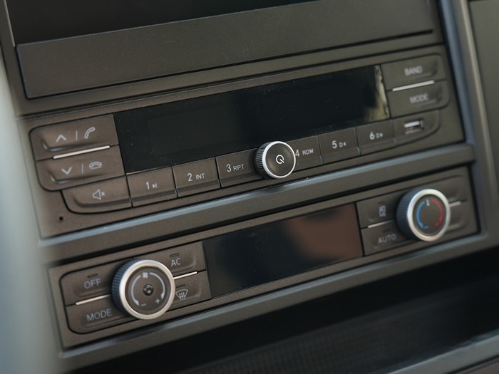 自動(dòng)空調(diào)