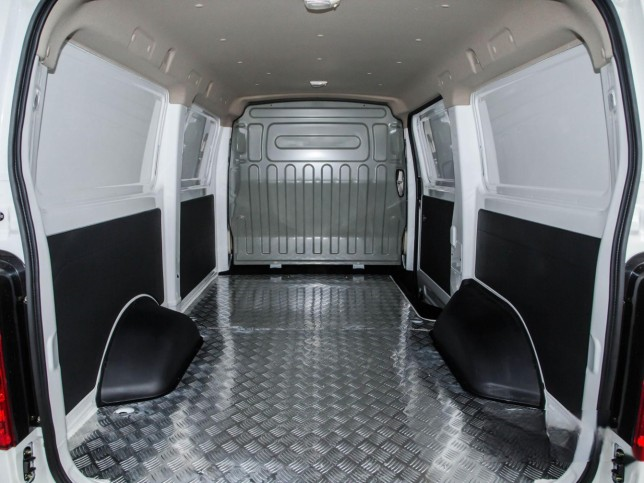 2022款長安睿行EM80超大貨箱