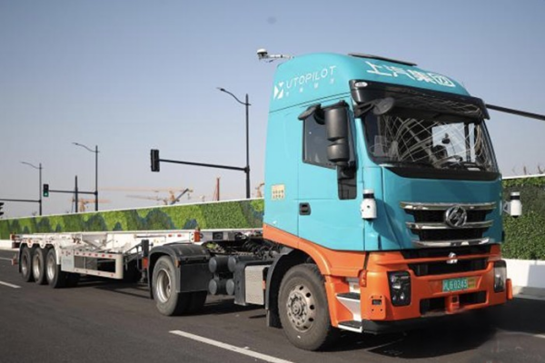 洋山港：智能重卡無人駕駛邁向常態(tài)化運(yùn)營(yíng)