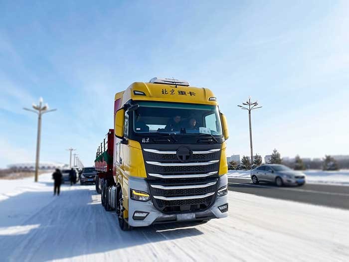  打造讓用戶放心的重卡，吳越俊零下46度親臨極寒測試現場慰問督戰