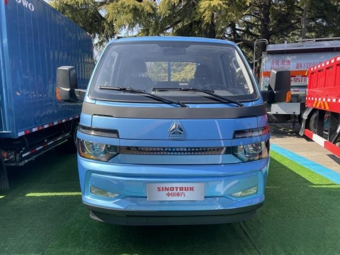 年會6款產品吸睛!重汽賣輕卡和小卡 也要爭第一