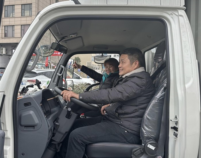 從純電換到混動 長沙楊師傅夫婦這么評價“混動1號”駿鈴聚寶盆！