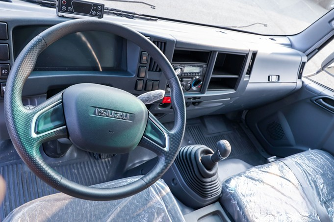 實至名歸 慶鈴五十鈴KV100榮獲“2023年度值得用戶信賴高效運輸輕卡”獎