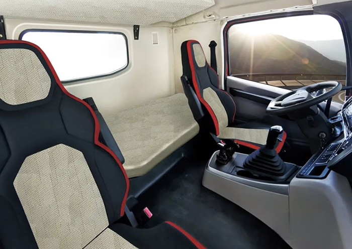 硬核闖關，這款大運重卡助力卡友一路穩盈