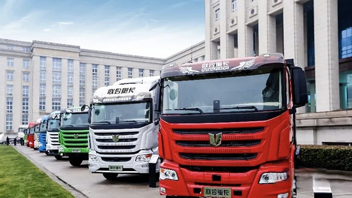 現場簽單2300臺!聯合重卡+玉柴重機 共創共贏