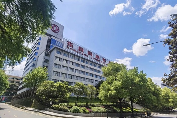 品牌向上 東風商用車榮獲行業十大獎項認可