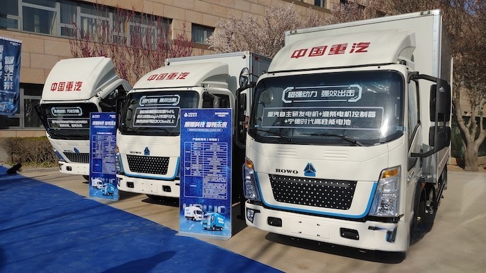 中國重汽藍立方新能源輕卡上市! 現(xiàn)場秒斬120輛大單!