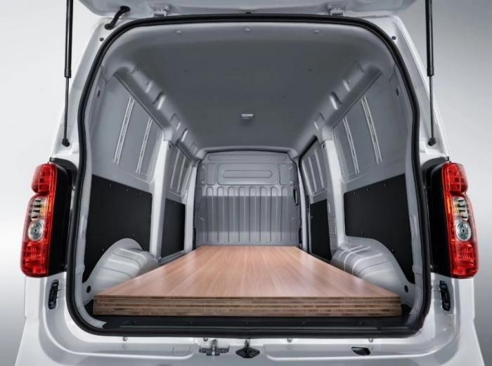 新長安睿行M60強力加持，“燒烤一哥”的生意更紅火了