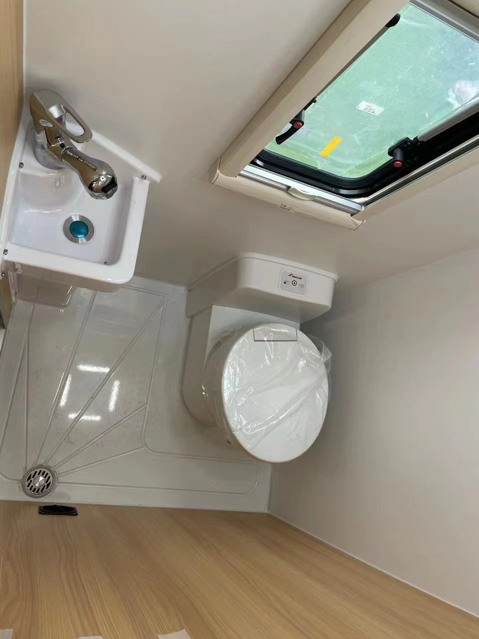 開著奧鈴M卡房車出發(fā),享受美好Vanlife