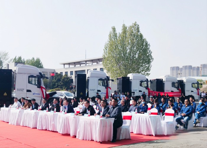 爭做零碳運輸典范,上汽紅巖純電動重卡批量交付邯鄲鋼鐵