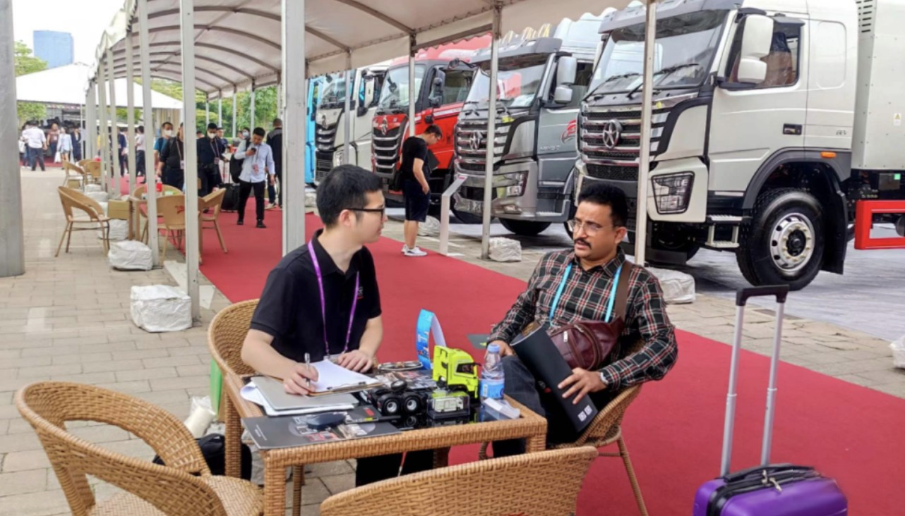 苦塑品質 征戰(zhàn)海外 大運重卡廣交會“秀肌肉”