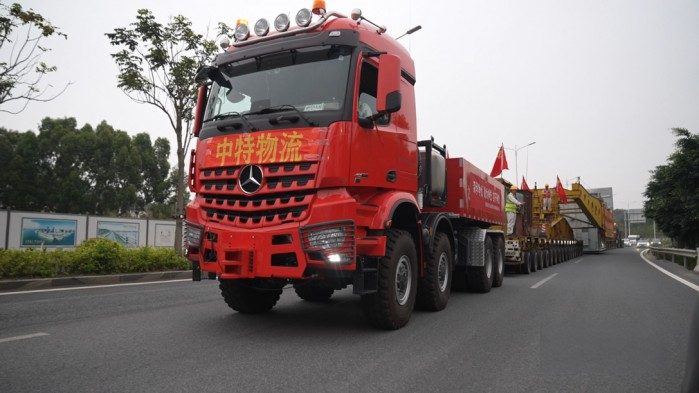 總牽引質量500噸！ 新款奔馳Arocs SLT福廈“北電南送”工程大件首運
