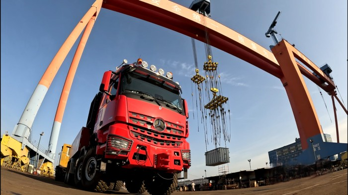 總牽引質量500噸！ 新款奔馳Arocs SLT福廈“北電南送”工程大件首運