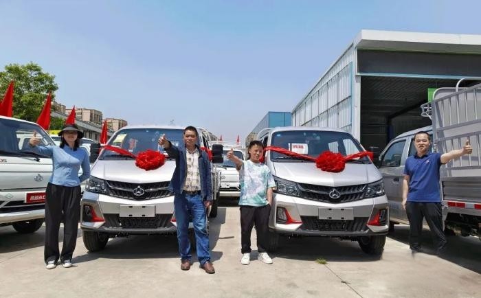 人氣火爆,持續熱銷!長安跨越王X7強勢引爆高端小輕卡市場!