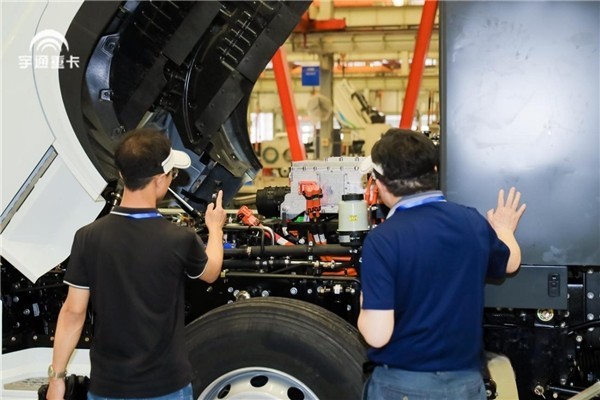 踐行“用戶共創(chuàng)” 宇通重卡全系新品共創(chuàng)大會在鄭舉行