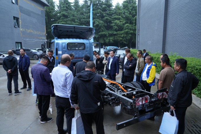 歷史擁抱科技進步 綠色成就全新發展 宇通新能源輕卡T系列產品西安上市