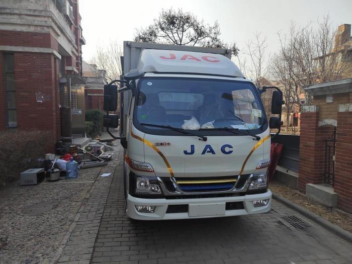 搬家運(yùn)輸怕限行?他用江淮1卡駿鈴聚寶盆帶著老鄉(xiāng)一起致富